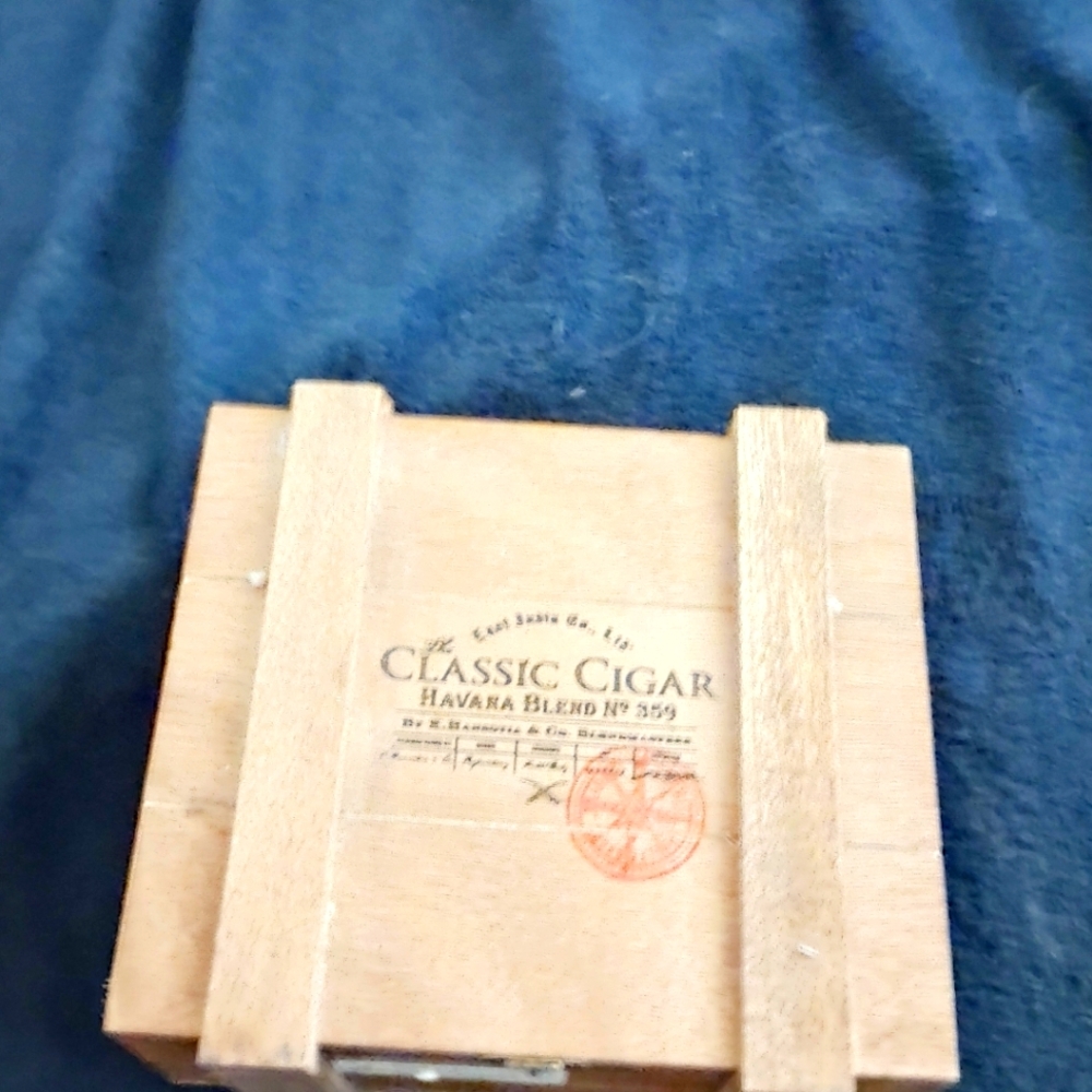 East India Co. Ltd. Classic Cigar box